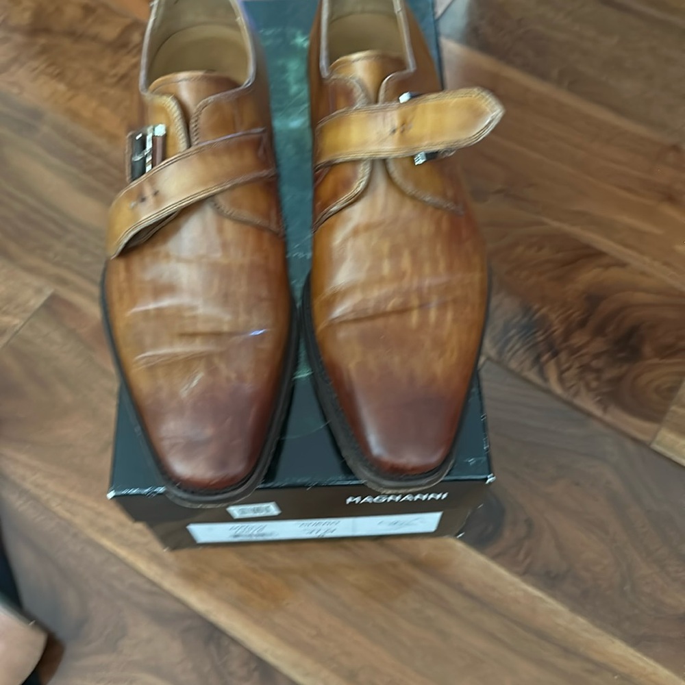 Magnanni “ Marco” style cuero color size 8